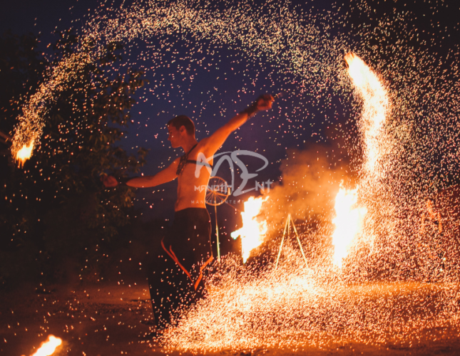 Manoth Agency professional artists and entertainers in Dubai